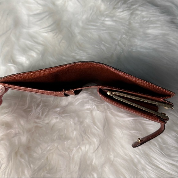 Louis Vuitton Kiss Lock Wallet - Picture 11 of 14